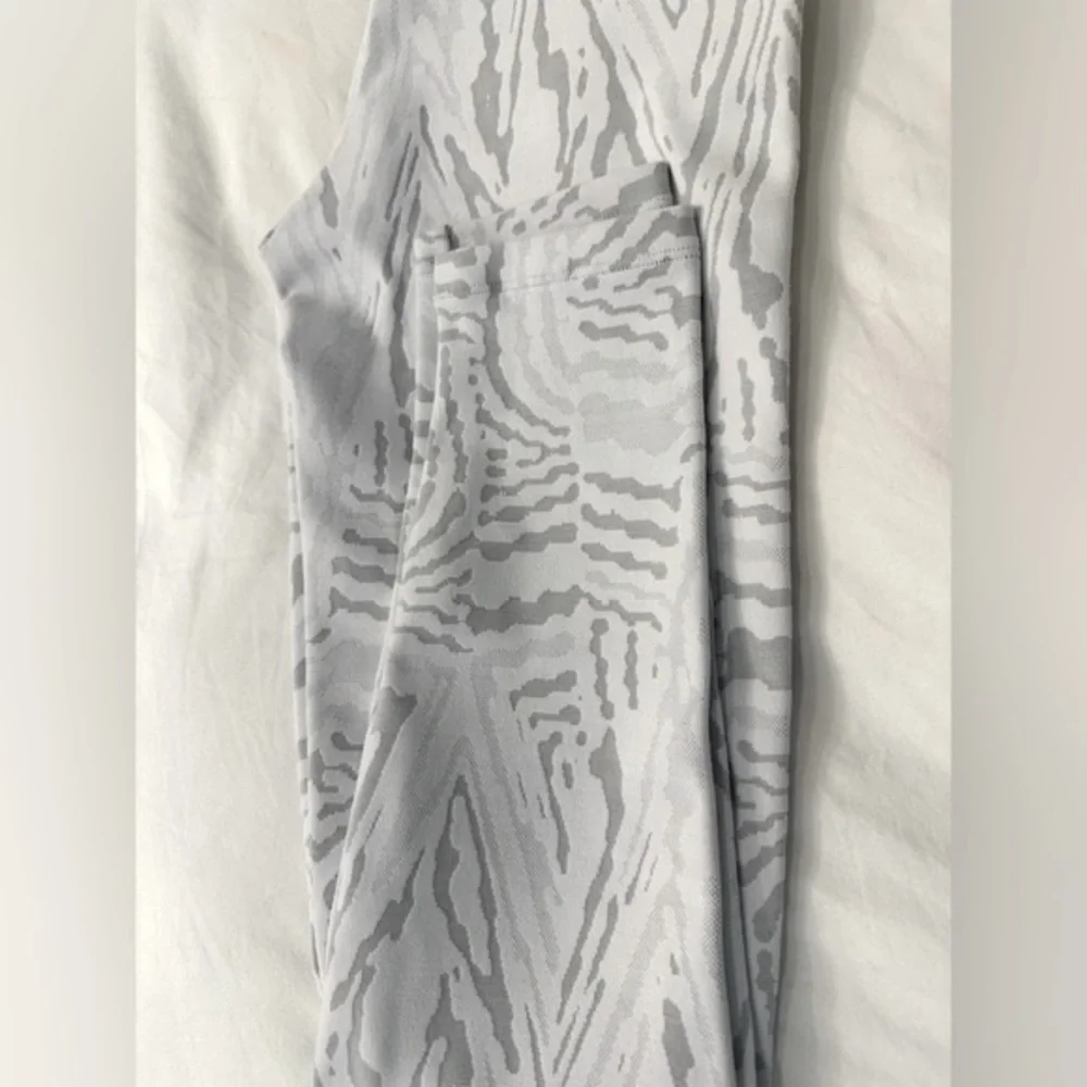 NWOT Devon Windsor Alex Legging - Picture 11 of 13